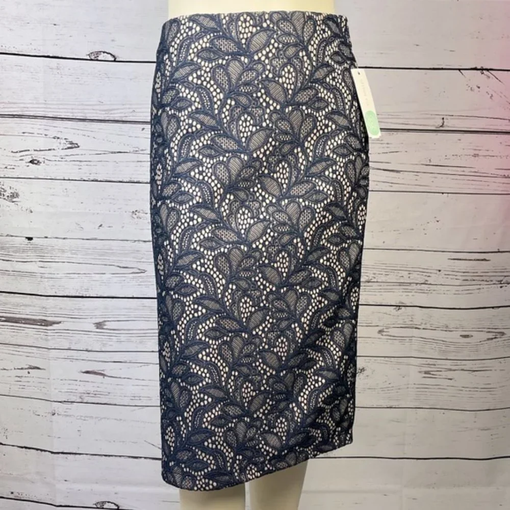 ⭐️ Renee C Adalyn Lace Skirt Navy Stitch Fix Size: Small